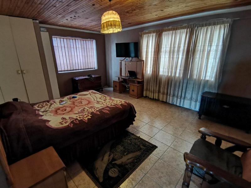 7 Bedroom Property for Sale in Riverton Western Cape